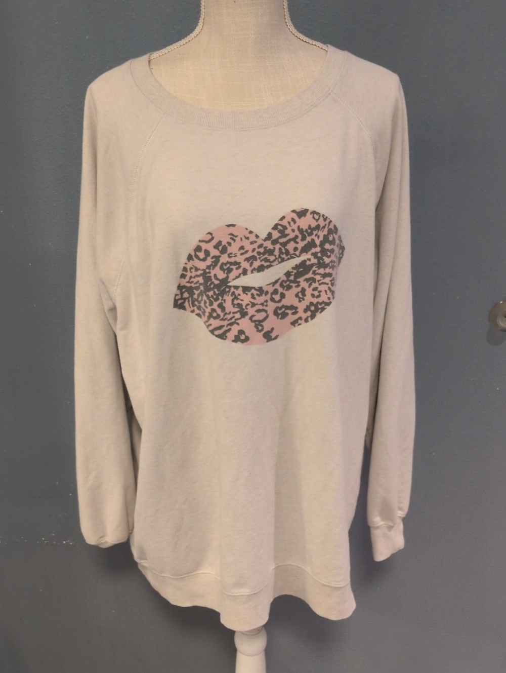 Wildfox Leopard Print Kiss Lips Cotton Blend Chunky Slouchy Sweatshirt Athleisur